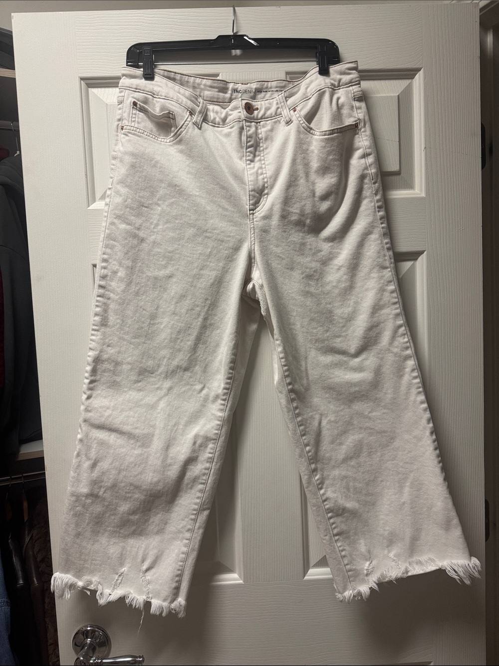 INC International Concepts White Raw-Hem Cropped Jeans